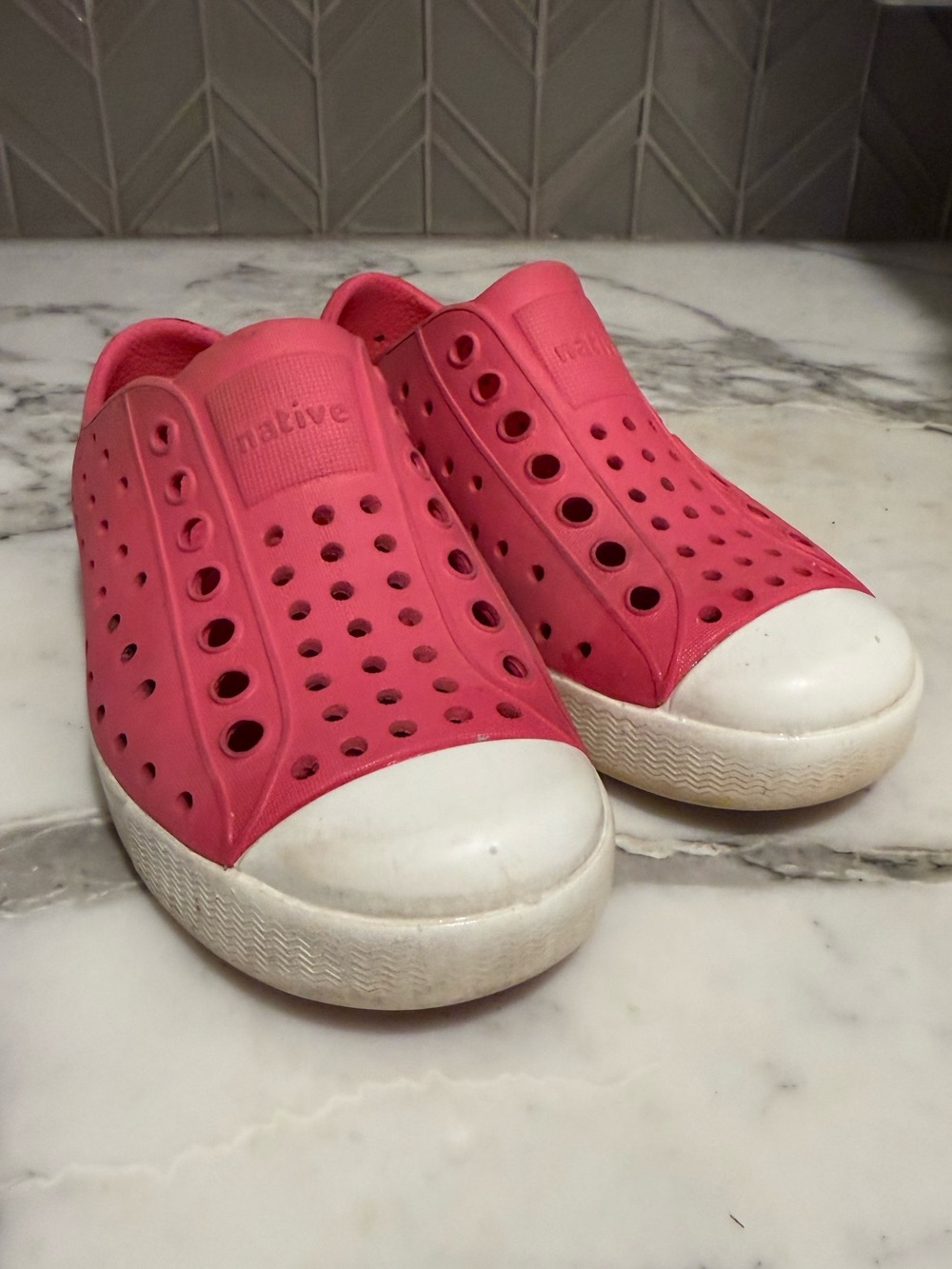 $14 ADD ON Kids Pink Native Jefferson Shoes C9‎ 9c crocs toddler water sandals